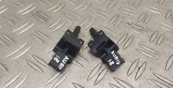 Toyota Auris E180 Windshield washer spray nozzle 