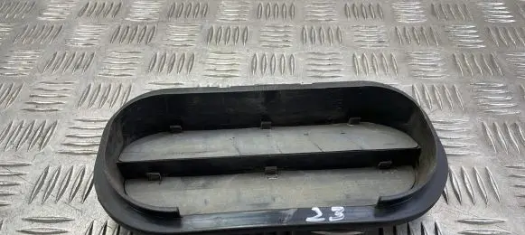 Audi A4 S4 B9 Quarter panel pressure vent 6R0819465A