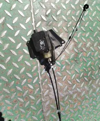 BMW 5 E39 Central locking motor 8352168