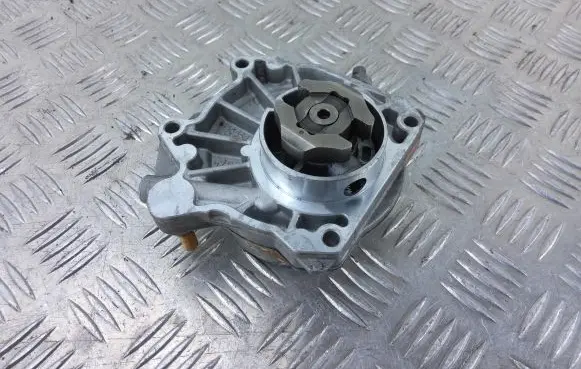 Opel Insignia A Vacuum pump 55205445
