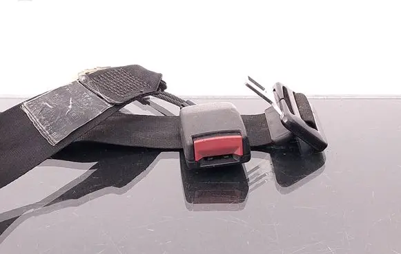 Volkswagen Bora Rear seatbelt buckle 33000228