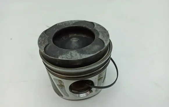 Mercedes-Benz E W212 Piston 8349P
