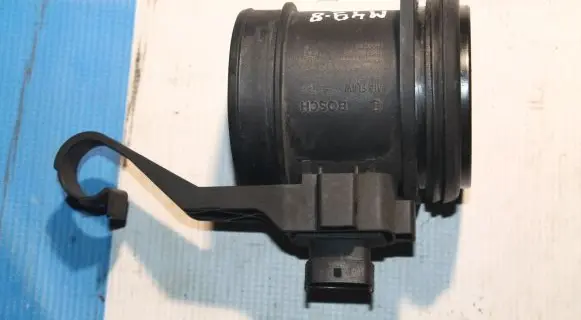 Volvo XC90 Mass air flow meter 306779990281002730