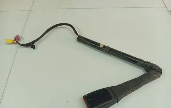 Opel Vectra C Front seatbelt buckle 13127947F