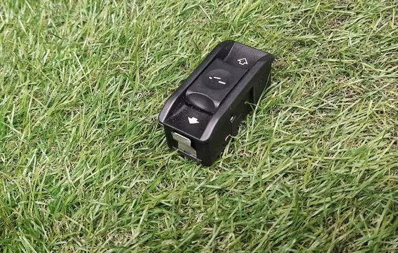 BMW 5 E60 E61 Sunroof switch 6907288 61316907288