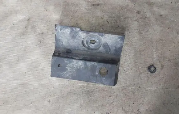 Ford Kuga I Other engine bay part 4M519J473AB c8c9a