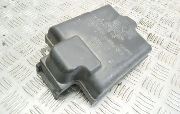 Fiat Grande Punto Fuse box cover 735471684