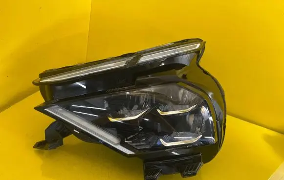 Citroen C4 III e-C4 Headlight/headlamp 9830649480
