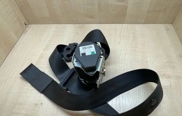 Audi A3 S3 A3 Sportback 8P Front seatbelt 8P3857706A 601854000C 302134500