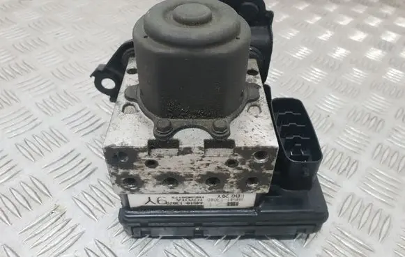 Toyota Corolla Verso E121 ABS Pump 4451013070 8954113040