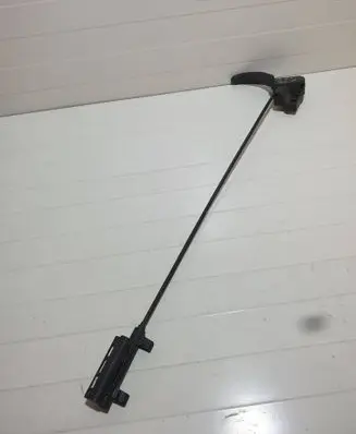 Volkswagen PASSAT B5.5 Engine bonnet (hood) release handle 3B1823533