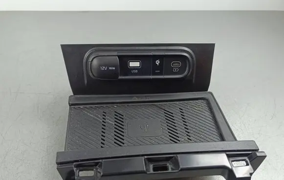 KIA Sportage Wireless charging module 95560P1000 R38795 CCA020LP0500T6