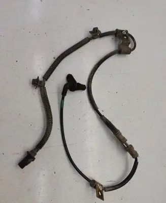 Hyundai Tucson JM ABS brake wheel speed sensor 956702E300