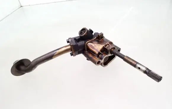 Volkswagen PASSAT B5 Oil pump 058115153