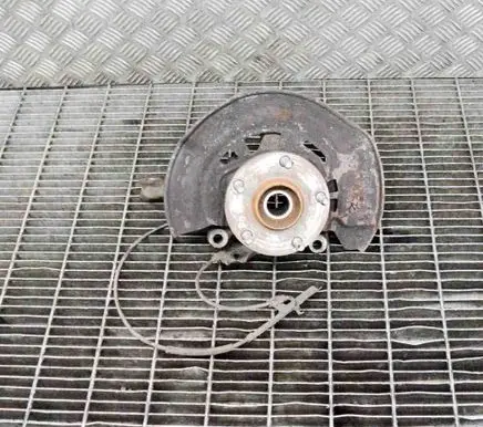 Toyota Verso-S Front wheel hub