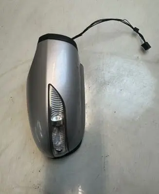 Mercedes-Benz B W245 Front door electric wing mirror 31231