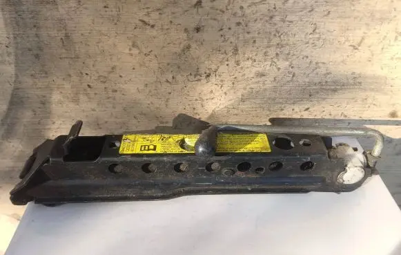 Audi A6 S6 C4 4A Lift Jack 4A0011031B