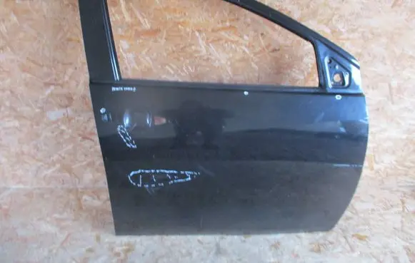Toyota Yaris XP210 Front door 