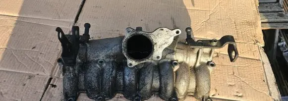 Volkswagen PASSAT B6 Intake manifold 03G129713