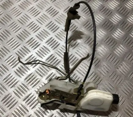 Mitsubishi Outlander Front door lock