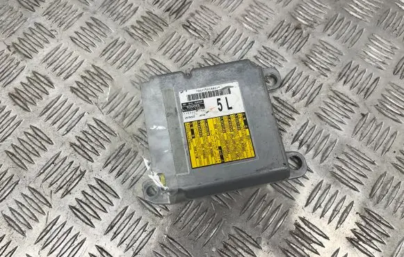 Lexus IS III XE30 Airbag control unit/module 8917053590