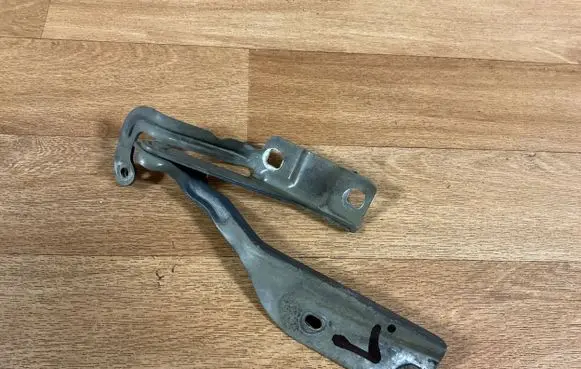 Nissan Primera Engine bonnet/hood hinges 