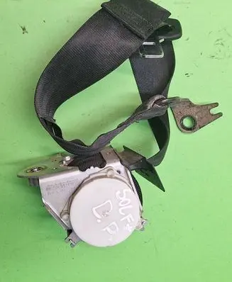 Volkswagen Golf Plus Front seatbelt 33017492
