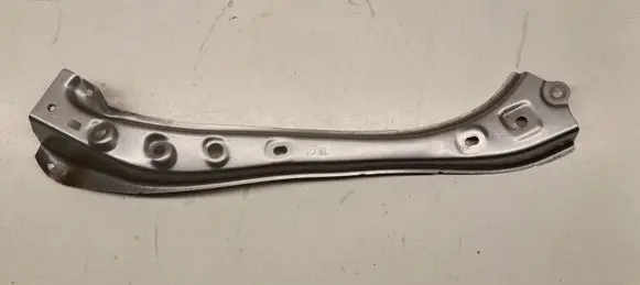 Toyota C-HR I Radiator mount bracket