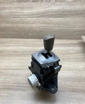 Toyota Prius (XW20) Gear shifter/selector 8945147030