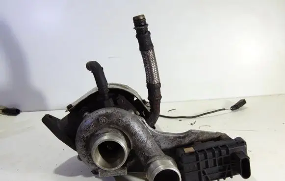 Audi A8 S8 D3 4E Turbo 057145702S