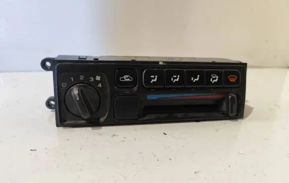 Subaru Legacy Climate control unit