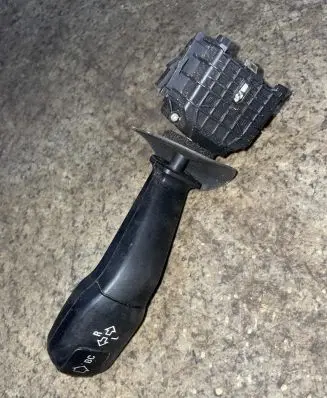 BMW 5 E39 Indicator stalk 8352172