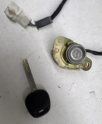 Lexus LS 400 Front door lock (next to the handle) 