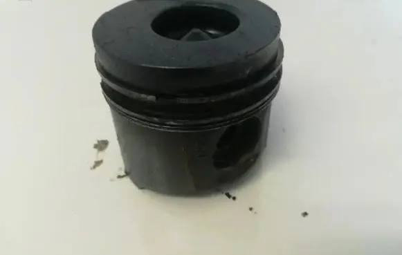Renault Megane II Piston 
