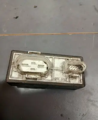 Coolant fan relay