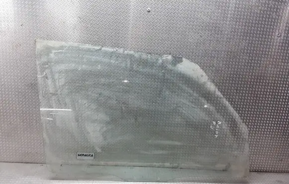 Mitsubishi Pajero Front door window glass four-door