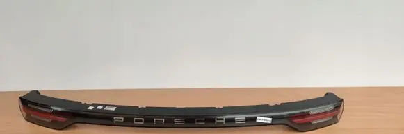 Porsche Cayenne (9Y0 9Y3) Rear light center trim bar blend 9Y0945081F