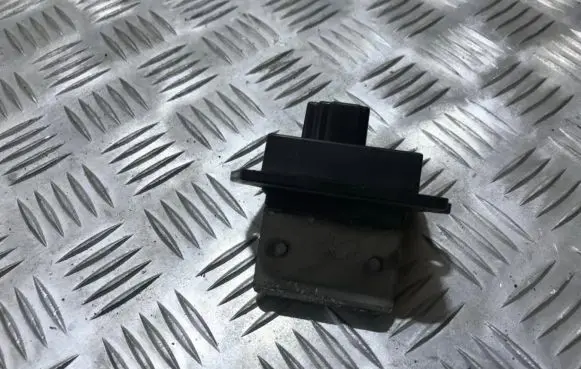 Mazda 626 Heater blower motor/fan resistor hb151ga5ra 3116