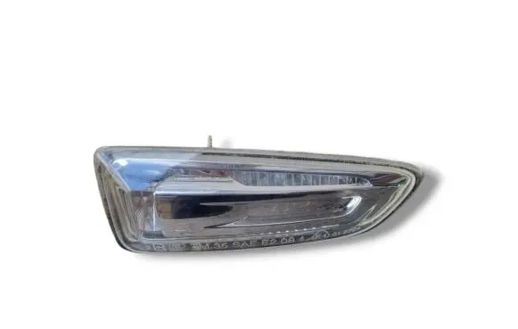 Opel Astra J Front fender indicator light 13273104