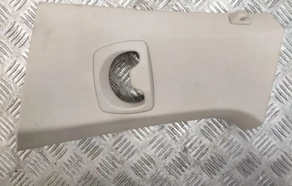 (B) pillar trim (bottom)