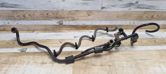Renault Scenic III - Grand scenic III Fuel injector supply line/pipe 