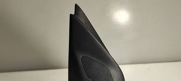 Front door high frequency speaker