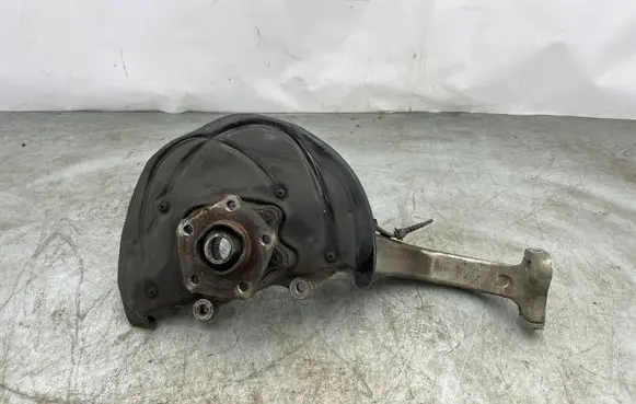 Audi Q7 4M Front wheel hub spindle knuckle 4M0407559