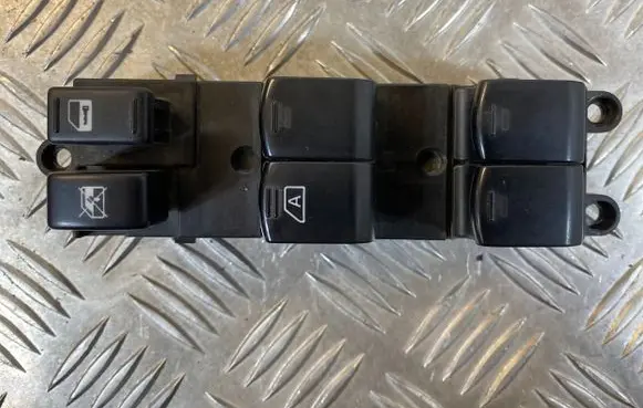 Subaru Forester SH Electric window control switch 157447
