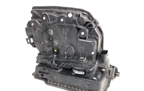 BMW 5 G30 G31 G38 Front door lock 7477685