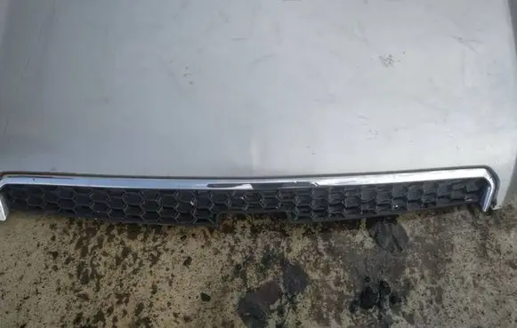 Chevrolet Captiva Front grill