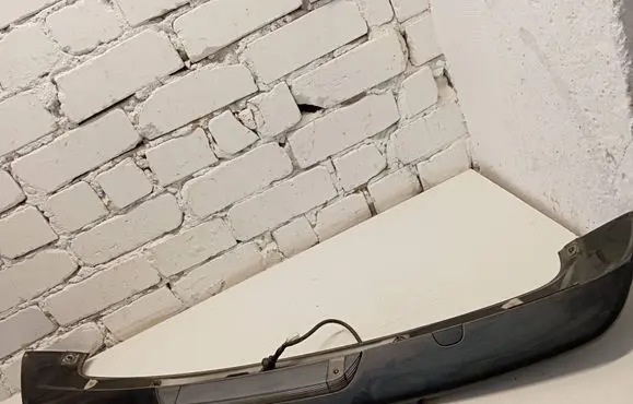 Mitsubishi Grandis Tailgate/trunk spoiler MN129304