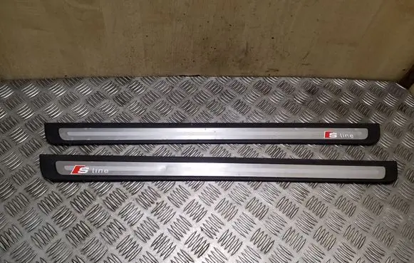 Audi A5 8T 8F Front sill trim cover 8T0853374RE 8T0853373LI