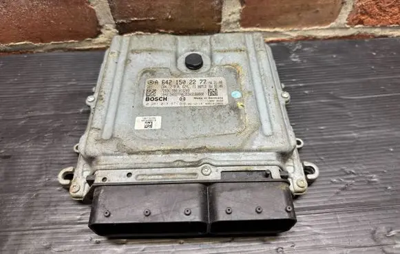 Mercedes-Benz ML W164 Engine control unit/module A6421502277 0281013971