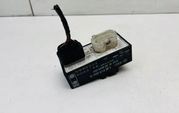 Volkswagen Golf IV Coolant fan relay 1J0919506G